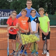 Centercourt-Tennis mit Tom
