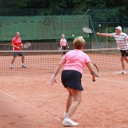 Peter und Gerda (hinten) gegen Elke und Pieter.