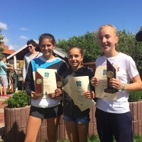 Anna-Lynn und Clara gewannen den Juniorinnen-Doppel-Wettbewerb, Luisa wurde Juniorinnen-Siegerin. Herzliche Glückwünsche!!!