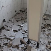 13. Januar: Herren-WC. Instandsetzung und Sanierung nach Rohrbruch