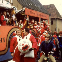 Karnevalszug 1979. Vorne mit Theo, Josef und Herbert.