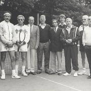 1986: die 2. Senioren. Ganz rechts der Fotograf vieler SVR-Tennis-Fotos: Wolfgang Schiffer.