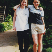 Laura und Carmen. 1998