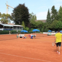 StM 2016 Erw.: Am 10. September traten wir bei Grün-Gold Bensberg zu den Stadtmeisterschaften an. Unsere Gegner waren die Tennisfreunde Grün-Weiß aus Bergisch Gladbach.